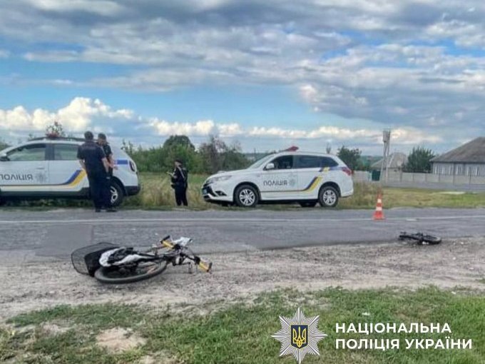 На Харківщині п’яний водій збив двох велосипедистів (фото)